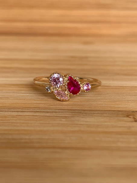 Bague en plaqué or jaune et zircons de couleur