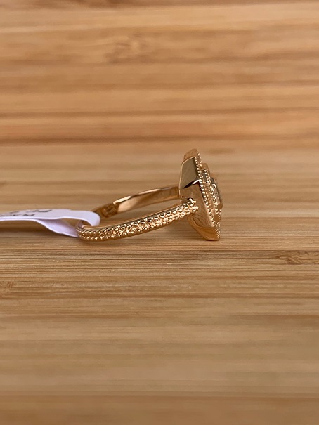 Bague carrée en plaqué or jaune et zircons