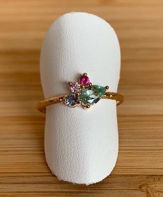 Bague en plaqué or jaune et zircons de couleurs différentes