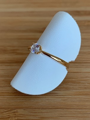 Bague solitaire zircon en or jaune 9 carats 9RS6240