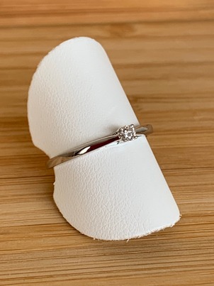 Solitaire or blanc 18ct avec 1 diamant