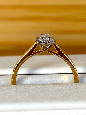 Bague or jaune 18 carats multi diamants 0.19ct