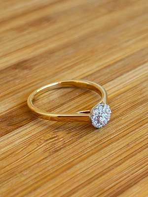 Bague or jaune 18 carats multi diamants 0.19ct