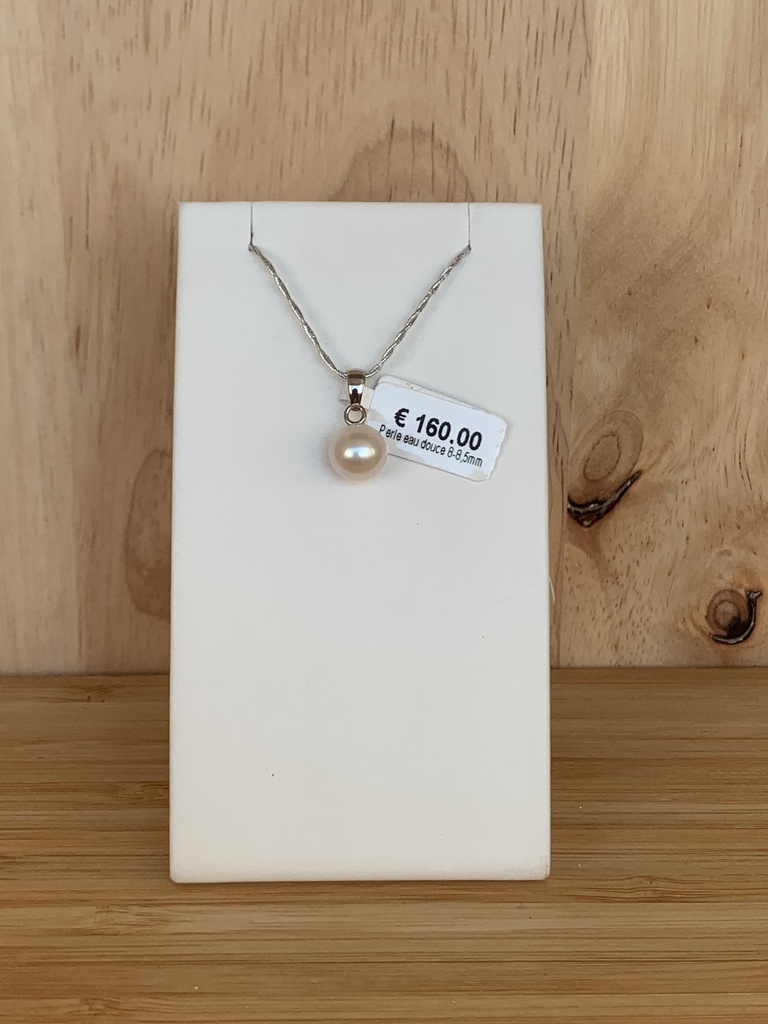 Pendentif Saphir France en or blanc avec une perle blanche 8-8,5 mm