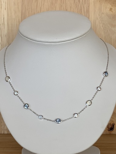 [87369945] Collier en argent avec pierres de lunes